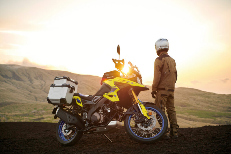 DL1050RJM5_action1 Suzuki V-Strom DL1050DE