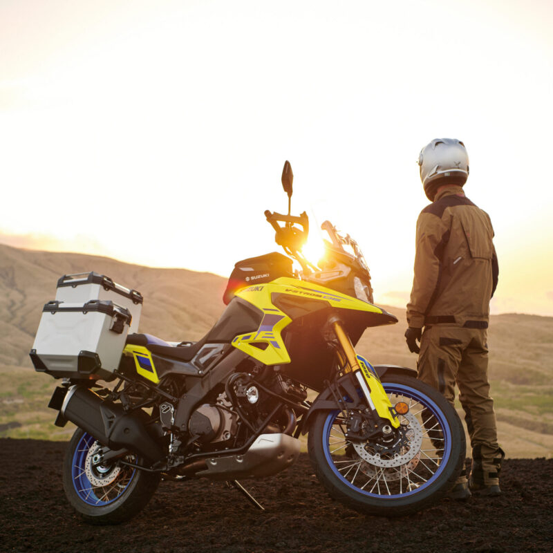 DL1050RJM5_action1 Suzuki V-Strom DL1050DE
