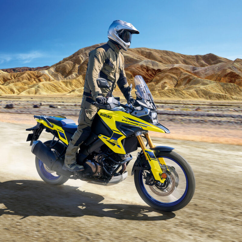DL1050RJM5_action2 Suzuki V-Strom DL1050DE