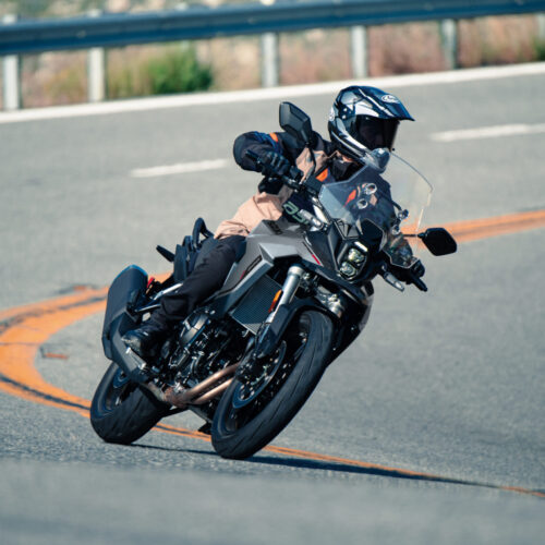 DL800RQM5_action_2 Suzuki V-Strom DL800