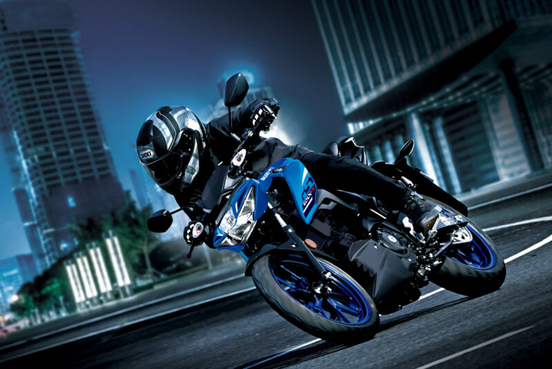 GSX-S125RLXM7_action01 Suzuki GSX-S125