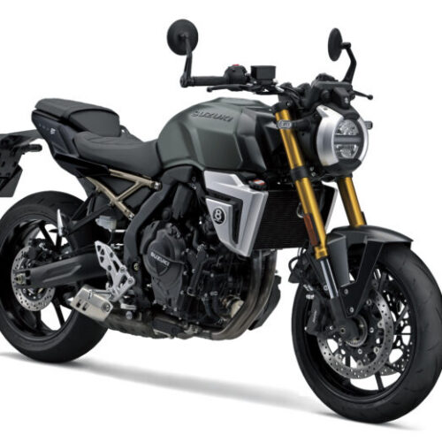 Suzuki GSX800TRQM6_QVP_Rdiagonal-780x520