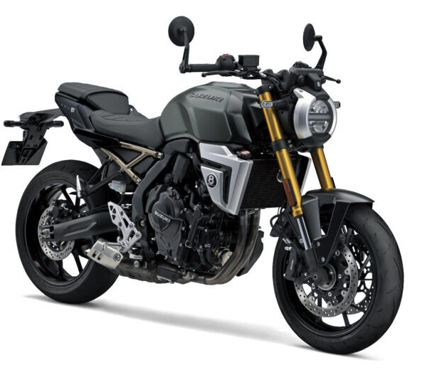 Suzuki GSX800TRQM6_QVP_Rdiagonal-780x520