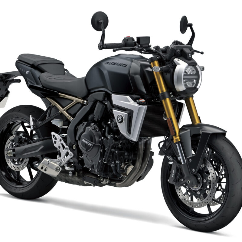 GSX800TRQM6_YKV_Rdiagonal Suzuki GSX-8T