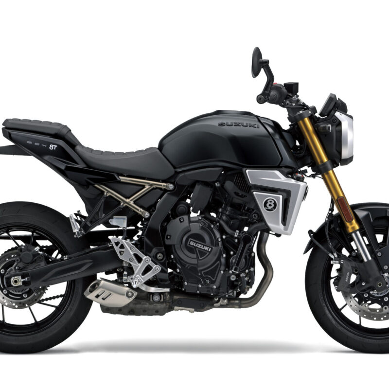Suzuki GSX800TRQM6_YKV_Rside-2048x1365