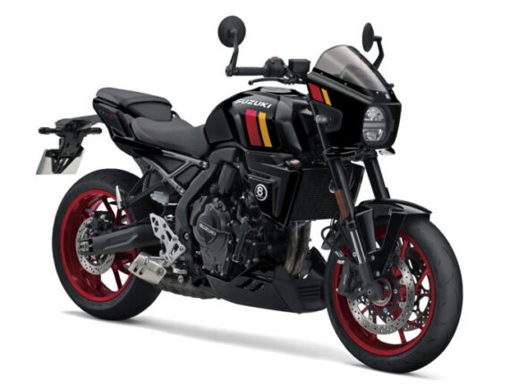 Suzuki GSX800TTRQBM6_YVB_Rdiagonal-780x520