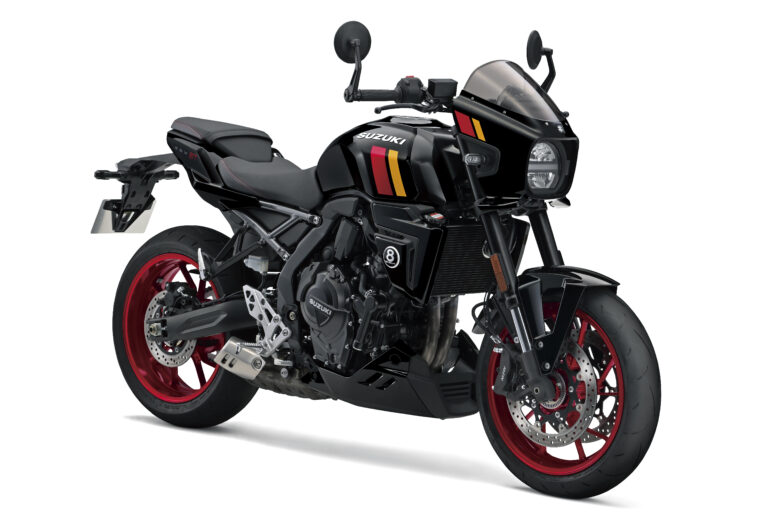 Suzuki GSX800TTRQBM6_YVB_Rdiagonal-780x520
