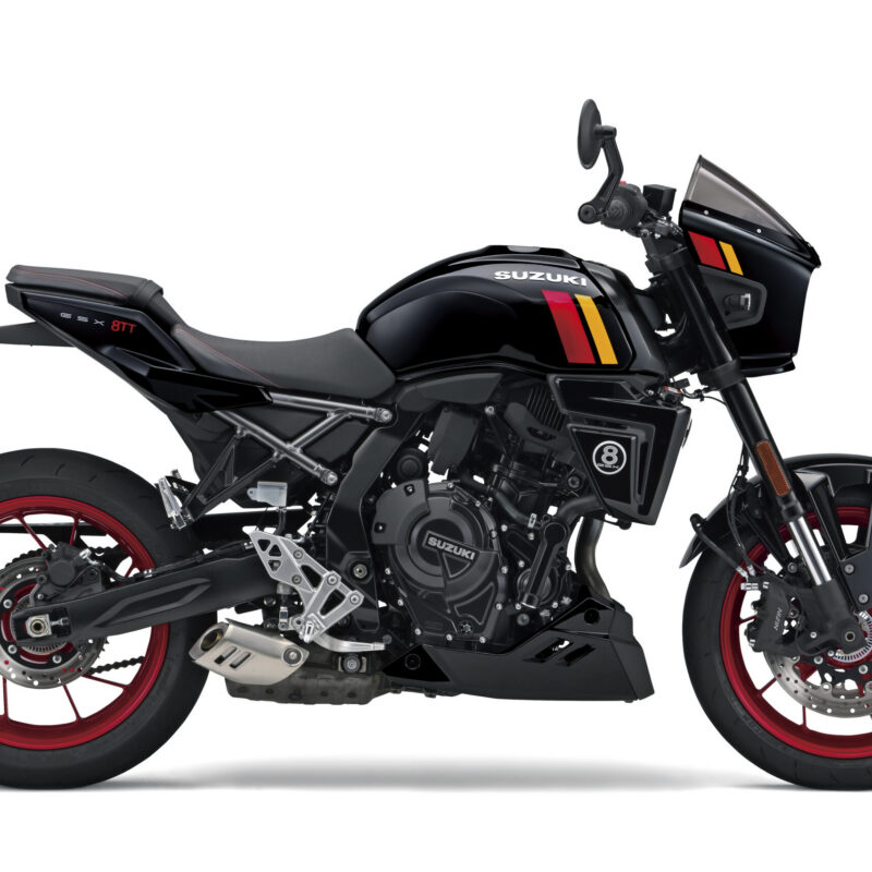 GSX800TTRQBM6_YVB_Rside Suzuki GSX-8TT