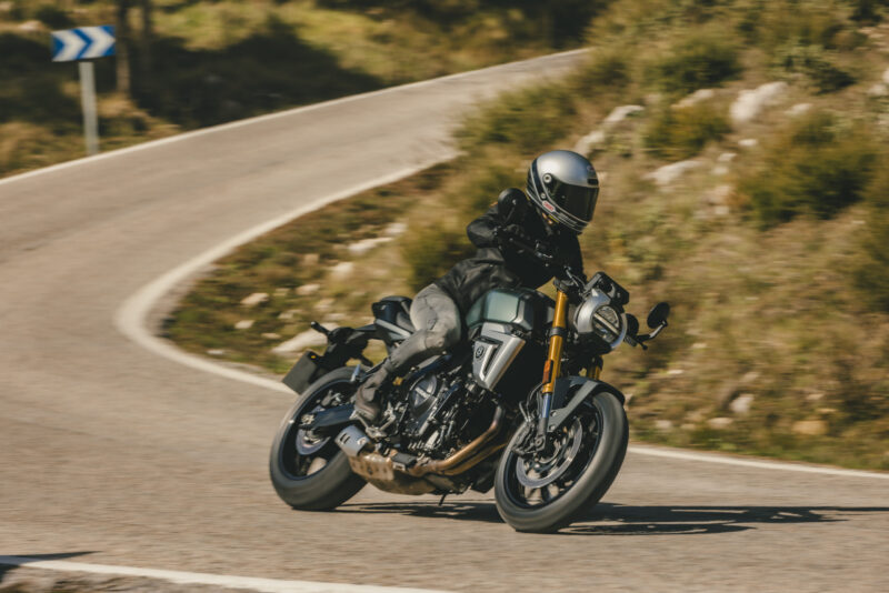 Suzuki-800TT-T-2221 Suzuki GSX-8T