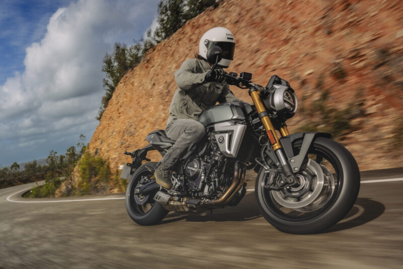Suzuki-800TT-T-4519 Suzuki GSX-8T