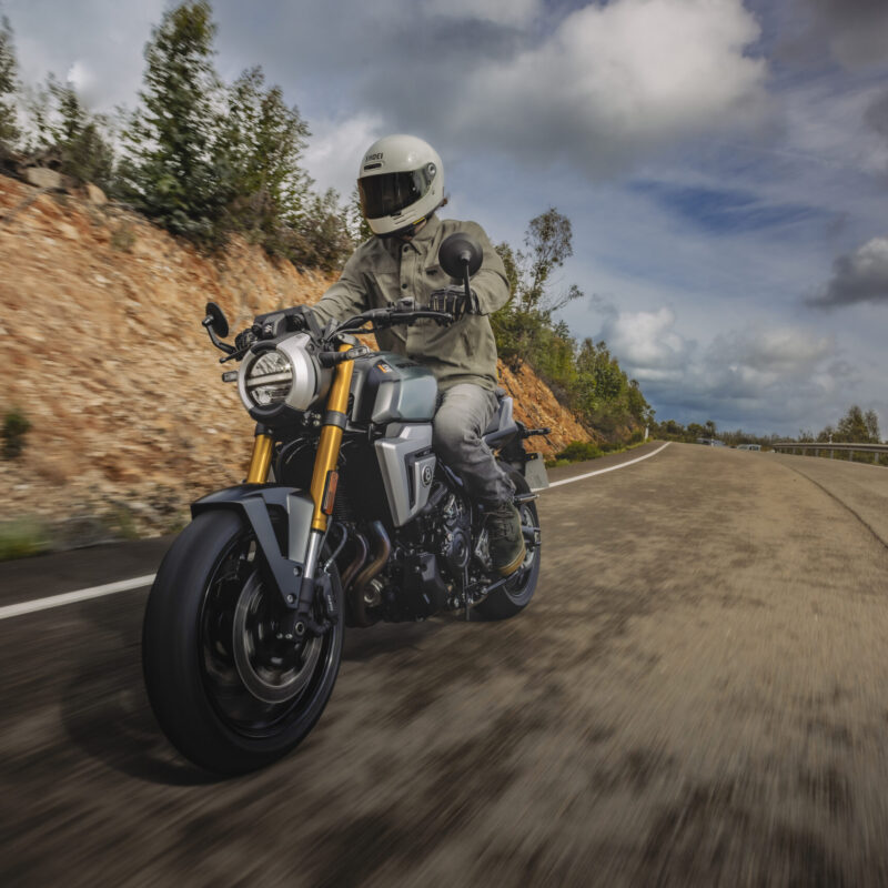 Suzuki-800TT-T-4553 Suzuki GSX-8T