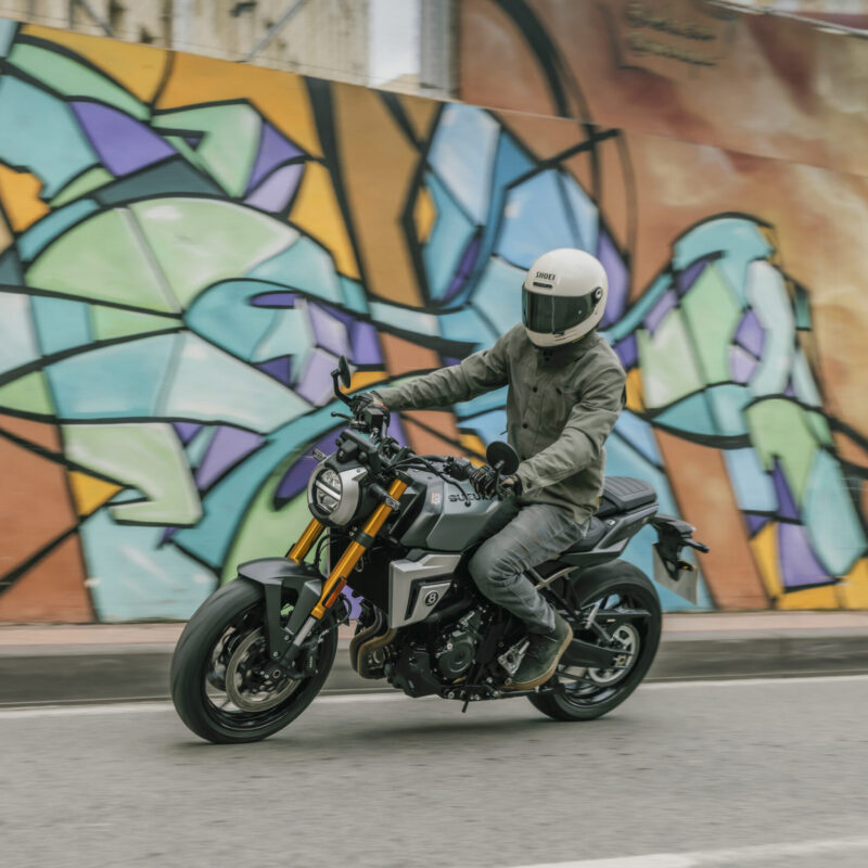 Suzuki-800TT-T-5944 Suzuki GSX-8T