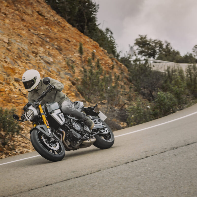 Suzuki-800TT-T-5990 Suzuki GSX-8T