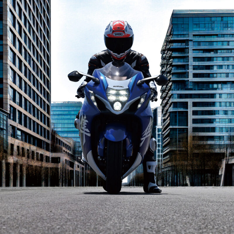 HayabusaM6_action08 Suzuki GSX1300RZ Hayabusa Special Edition